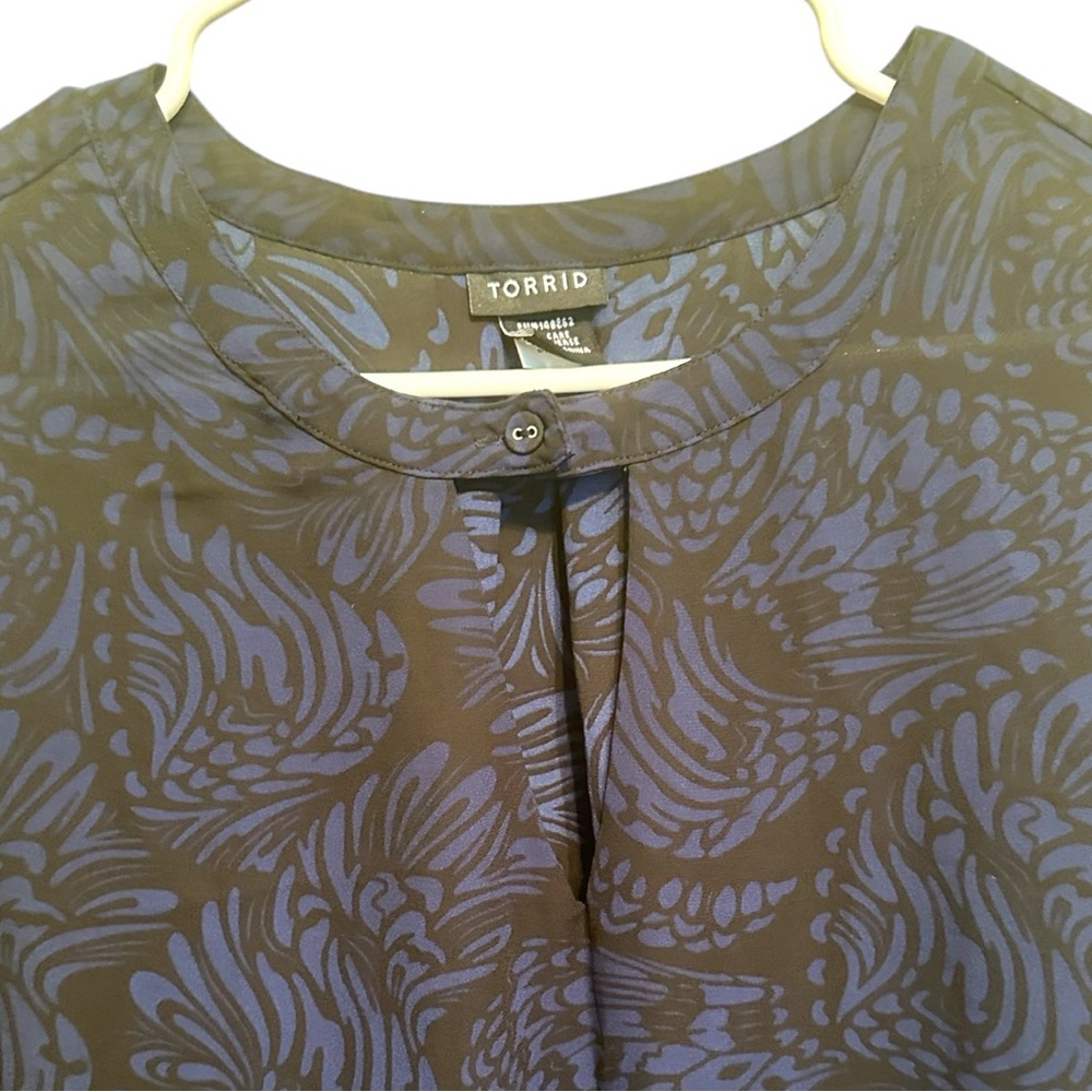 Torrid Navy Blue Patterned Blouse - image 3